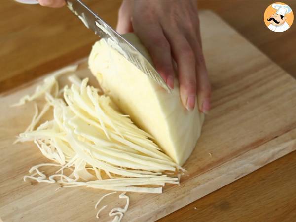 Ensalada japonesa de col (repollo) - Preparación paso 1