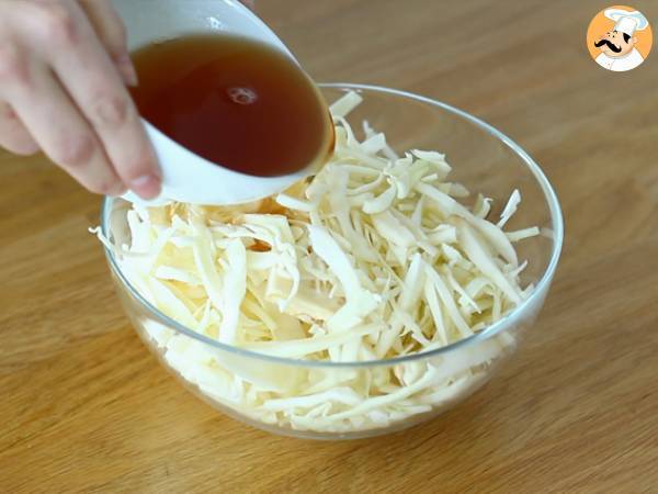 Ensalada japonesa de col (repollo) - Preparación paso 2