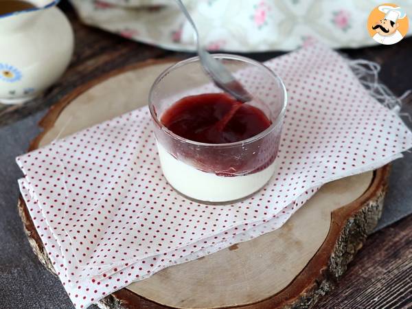 Panna cotta con coulis de frutos rojos - Preparación paso 5