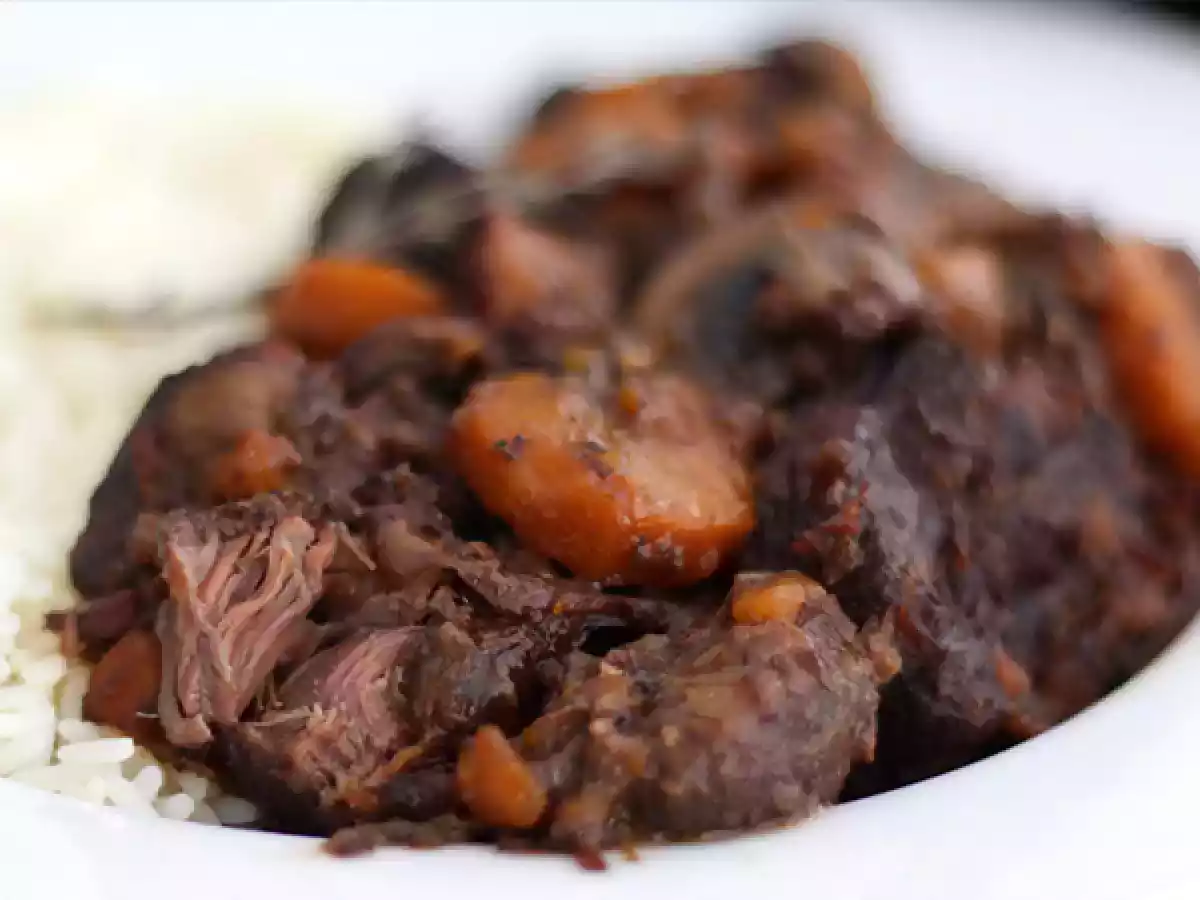 Bœuf bourguignon, estofado francés - foto 2